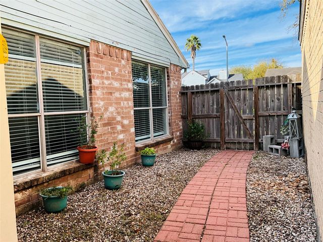 11827 Moss Branch Road, Houston, TX 77043