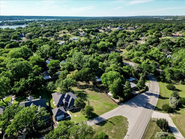 1115 E Lake Drive, Weatherford, TX 76087