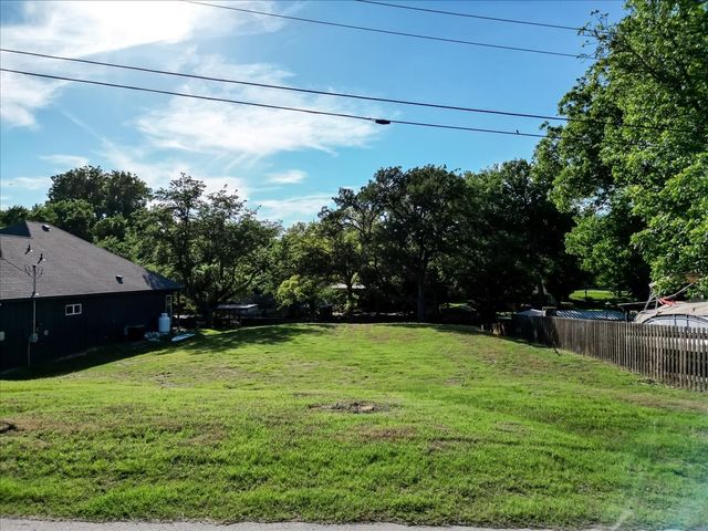 1115 E Lake Drive, Weatherford, TX 76087