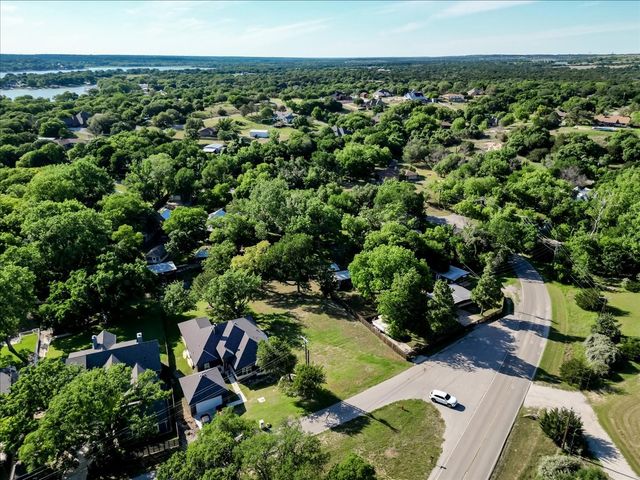 1115 E Lake Drive, Weatherford, TX 76087