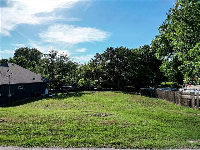 1115 E Lake Drive, Weatherford, TX 76087