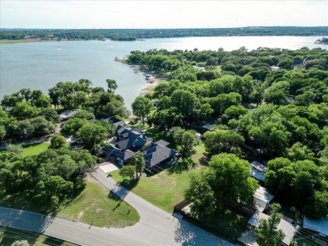 1115 E Lake Drive, Weatherford, TX 76087