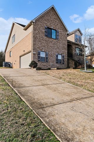 515 McGrath Dr, Smyrna, TN 37167