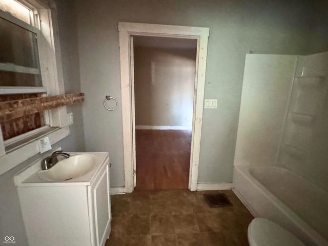 621 N Grant Avenue, Indianapolis, IN 46201