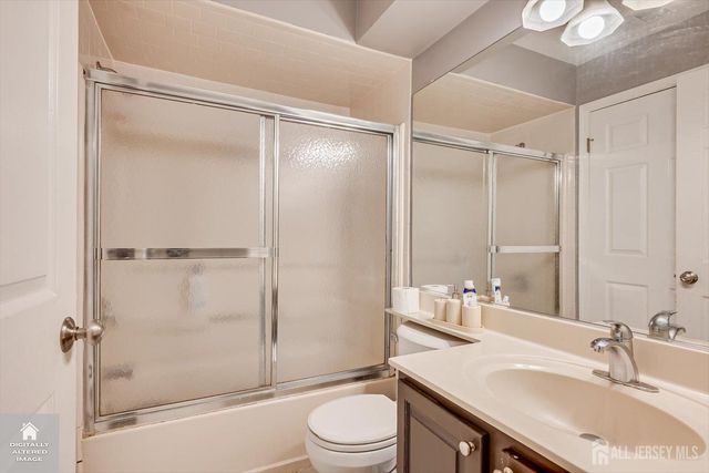 1626 Waterford Drive, Edison, NJ 08817