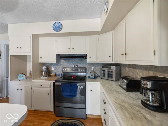 6982 E Michigan Road, Waldron, IN 46182