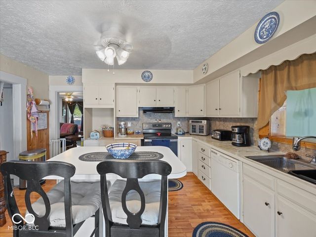 6982 E Michigan Road, Waldron, IN 46182