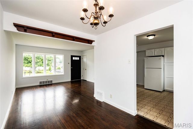 10922 Juniper Court, St Louis, MO 63123