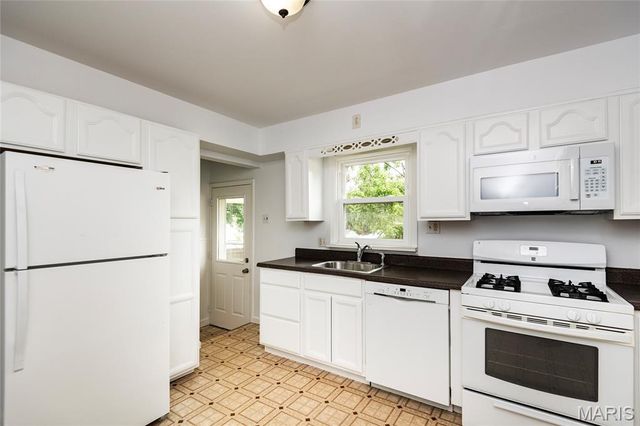 10922 Juniper Court, St Louis, MO 63123