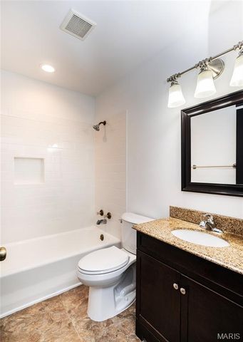 10922 Juniper Court, St Louis, MO 63123