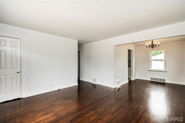 10922 Juniper Court, St Louis, MO 63123