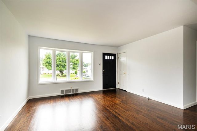 10922 Juniper Court, St Louis, MO 63123