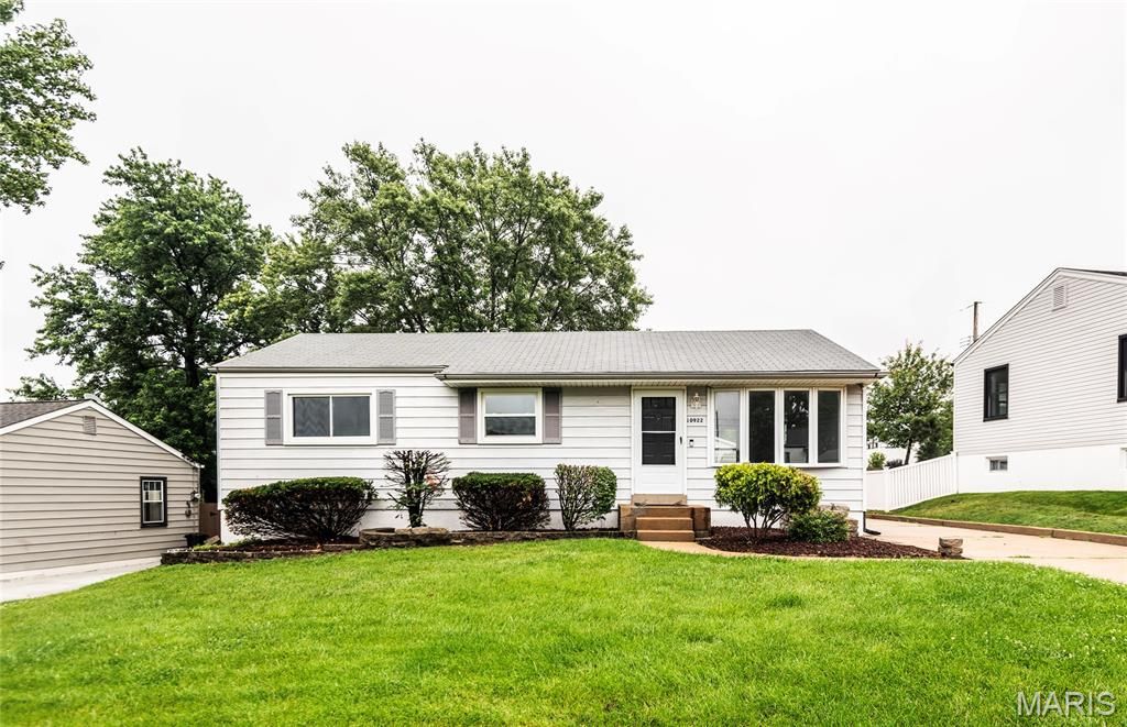 10922 Juniper Court, St Louis, MO 63123