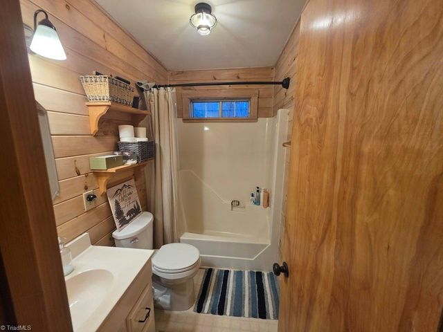 193 Little Grindstone Lane, Millers Creek, NC 28651