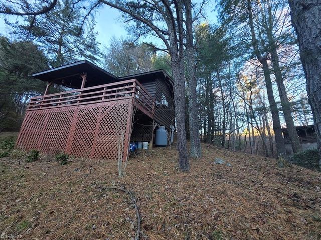 193 Little Grindstone Lane, Millers Creek, NC 28651