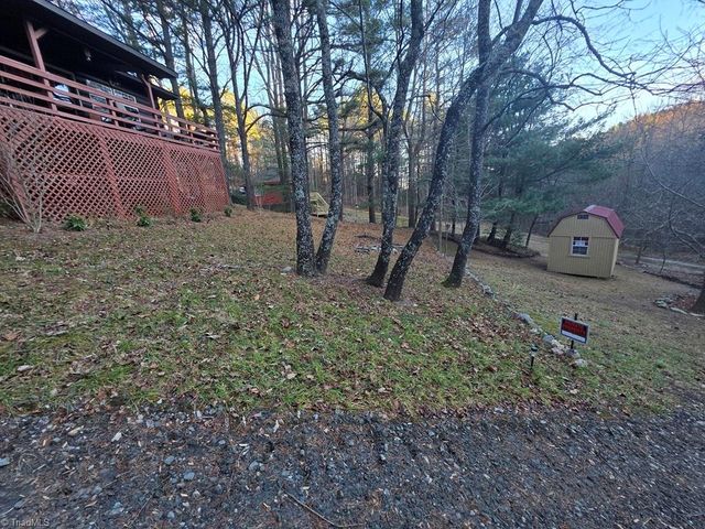 193 Little Grindstone Lane, Millers Creek, NC 28651