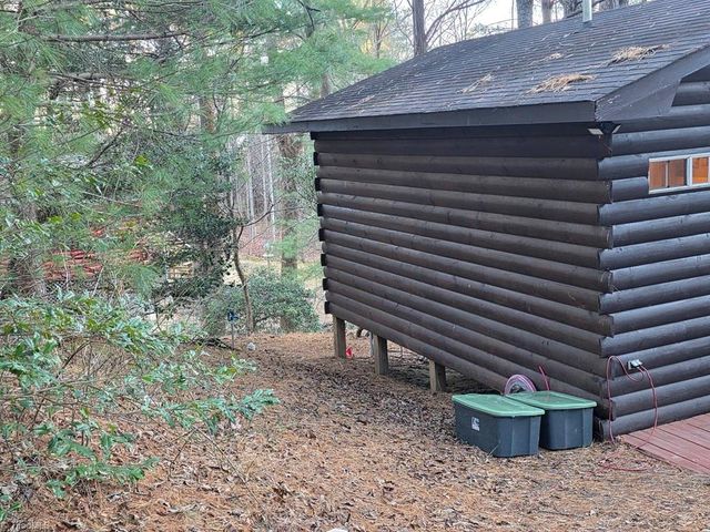 193 Little Grindstone Lane, Millers Creek, NC 28651