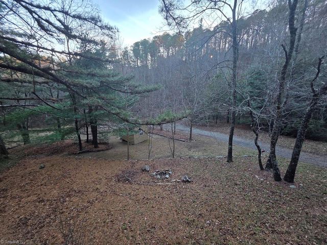 193 Little Grindstone Lane, Millers Creek, NC 28651