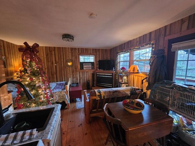 193 Little Grindstone Lane, Millers Creek, NC 28651