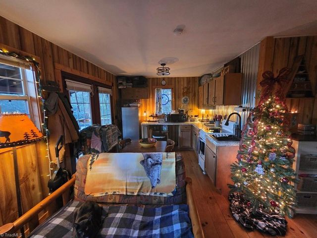 193 Little Grindstone Lane, Millers Creek, NC 28651