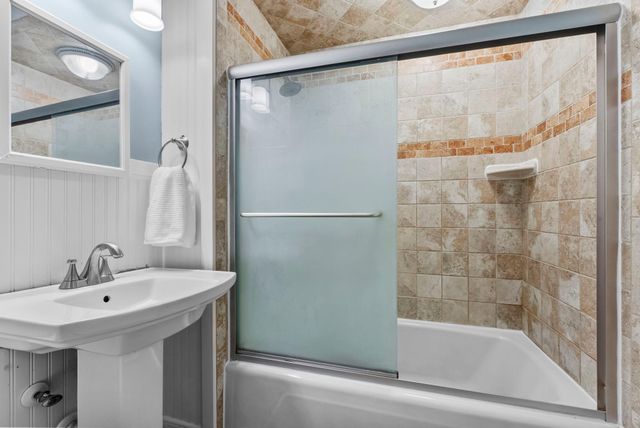 1113 Lincoln Avenue, Saint Paul, MN 55105