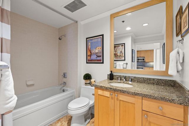 700 W Harbor Dr. 1502, San Diego, CA 92101