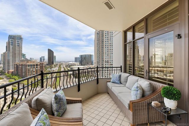 700 W Harbor Dr. 1502, San Diego, CA 92101