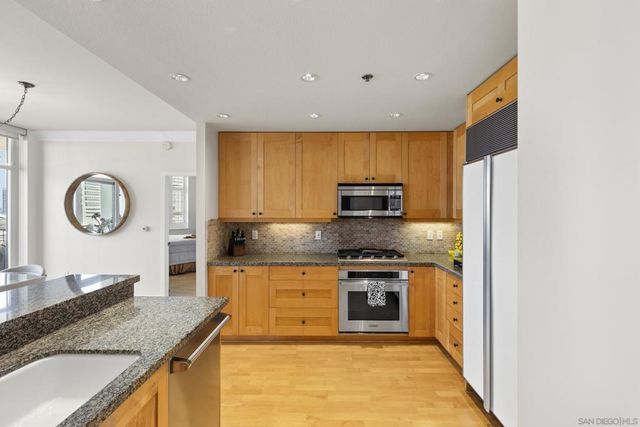 700 W Harbor Dr. 1502, San Diego, CA 92101