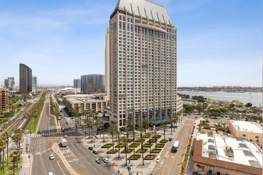 Image 21 of property listing at 700 W Harbor Dr. 1502, San Diego, CA 92101