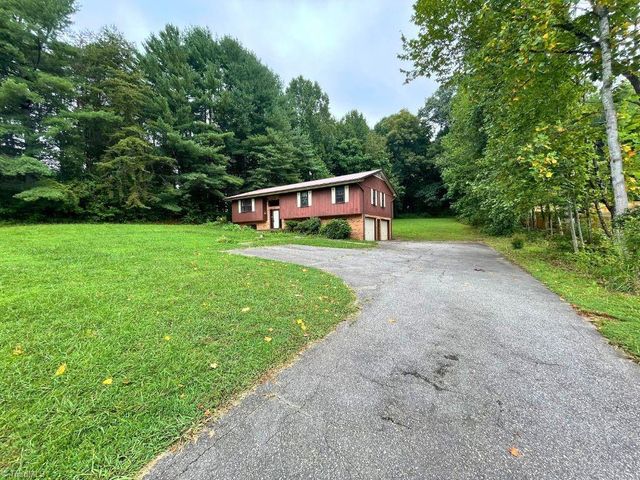 5679 Styers Ferry Road, Clemmons, NC 27012