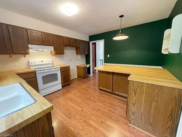 5679 Styers Ferry Road, Clemmons, NC 27012