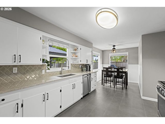 400 Ne 116TH Pl, Portland, OR 97220