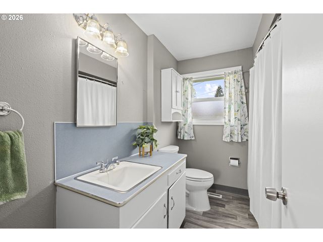 400 Ne 116TH Pl, Portland, OR 97220