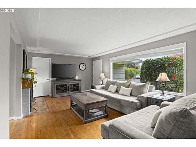 400 Ne 116TH Pl, Portland, OR 97220