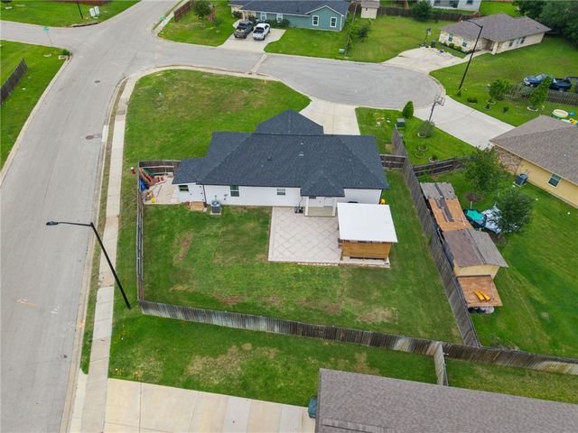 1902 Lamona Court, Bryan, TX 77801