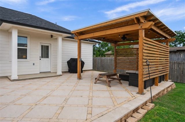 1902 Lamona Court, Bryan, TX 77801