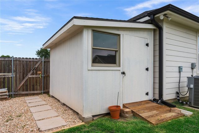 1902 Lamona Court, Bryan, TX 77801