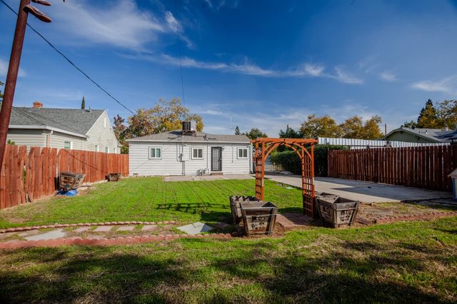 4422 52nd St, Sacramento, CA 95820