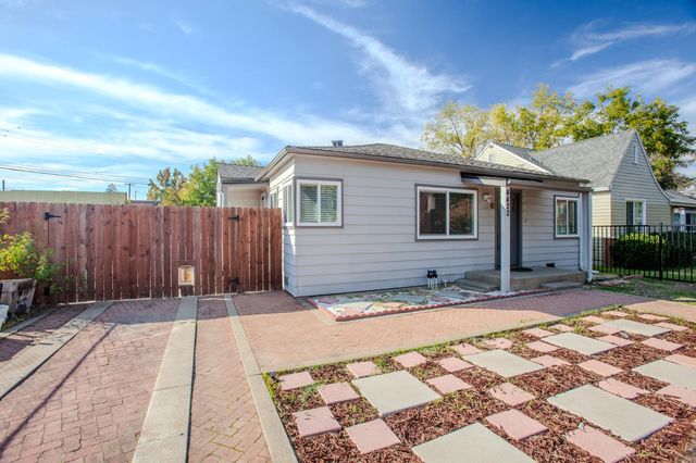 4422 52nd St, Sacramento, CA 95820