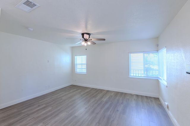 4422 52nd St, Sacramento, CA 95820