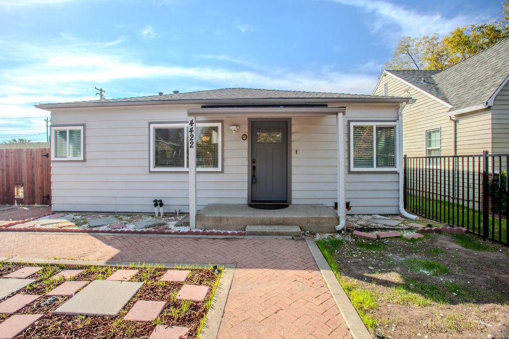 4422 52nd St, Sacramento, CA 95820