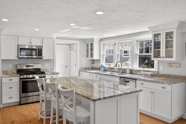 234 Round Cove Rd, Chatham, MA 02633