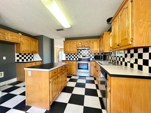 6106 9th Street, Lubbock, TX 79416