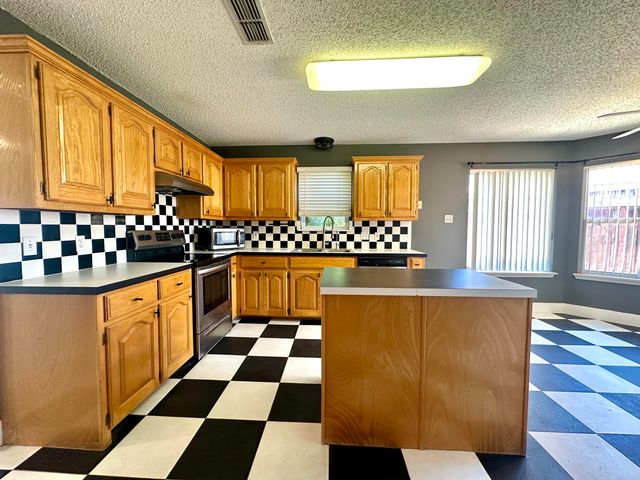 6106 9th Street, Lubbock, TX 79416