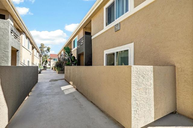 7545 Charmant Dr 1307, San Diego, CA 92122