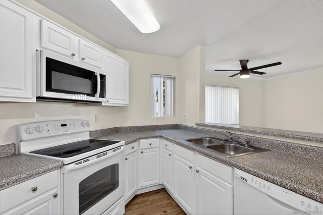 7545 Charmant Dr 1307, San Diego, CA 92122