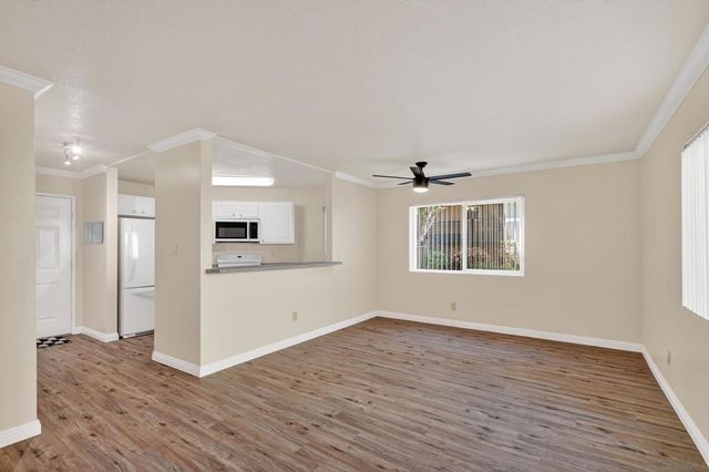 7545 Charmant Dr 1307, San Diego, CA 92122