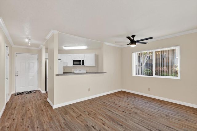 7545 Charmant Dr 1307, San Diego, CA 92122