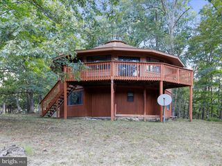 341 WHITE OAK TRL, Paw Paw, WV 25434