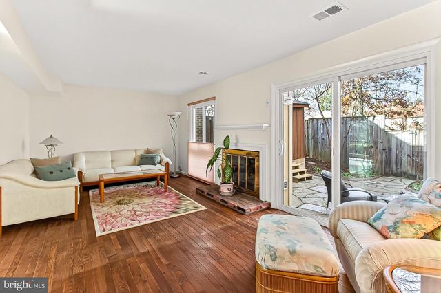 3003 MISSION SQUARE DR, Fairfax, VA 22031